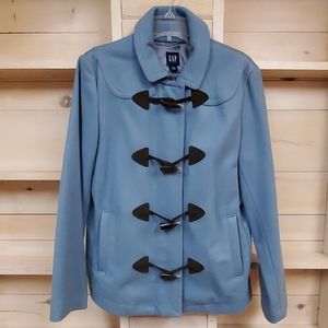 Wool coat with toggle closure